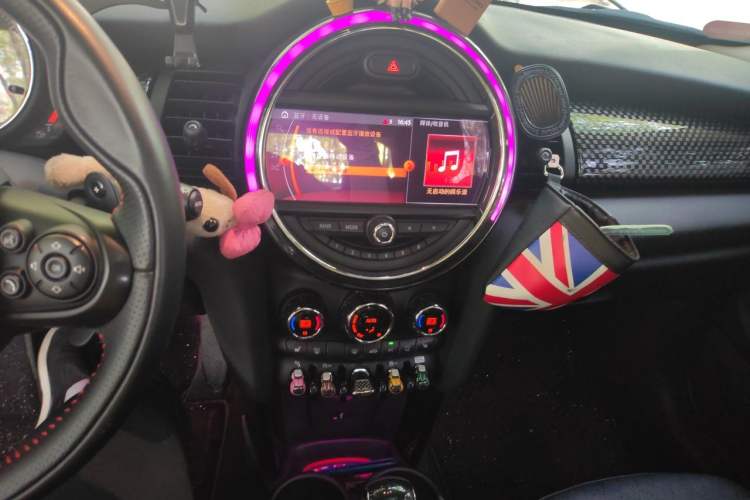 Used MINI 2019 2.0T COOPER S Classic Edition Audio And AC Panel
