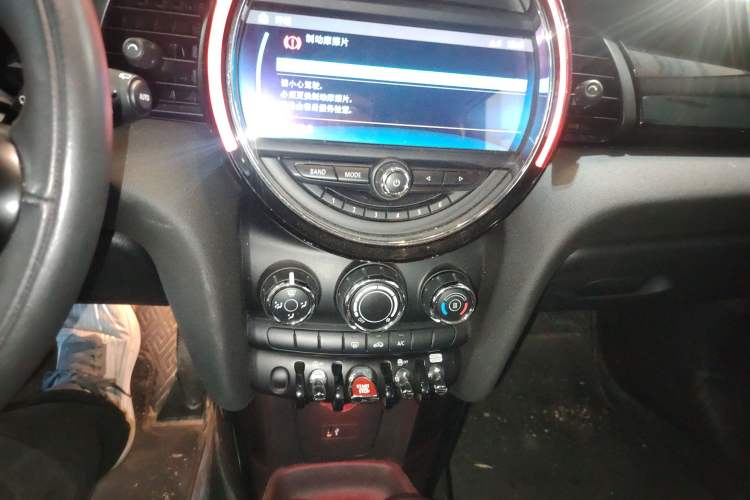 Used MINI 2019 1.5T COOPER Classic Edition Five-Door Version Audio And AC Panel