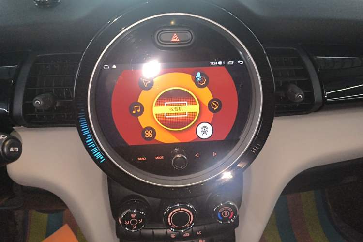 Used MINI 2019 1.5T ONE PLUS Five-Door Edition Audio And AC Panel