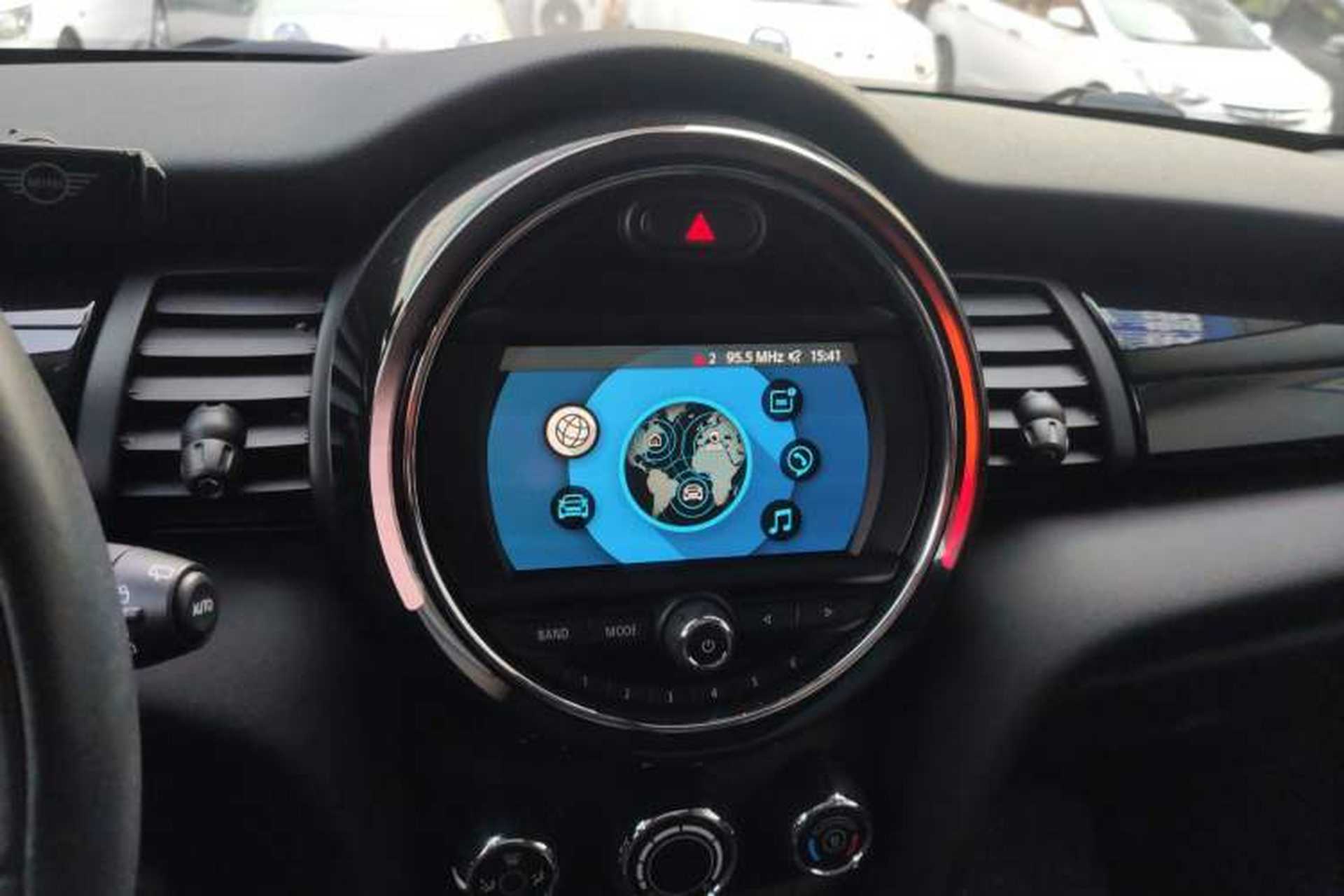 Used MINI 2019 1.5T ONE PLUS Five-Door Edition Audio And AC Panel