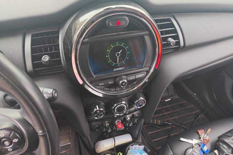 Used MINI 2019 1.5T ONE Five-Door Edition Audio And AC Panel