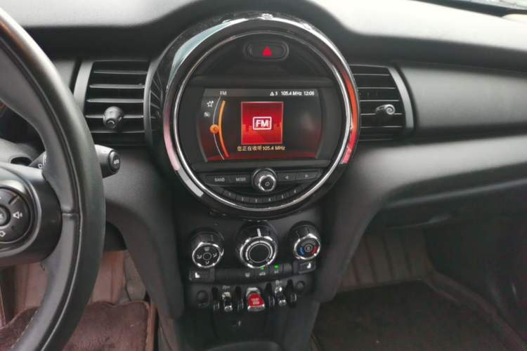 Used MINI 2019 1.5T ONE Five-Door Edition Audio And AC Panel