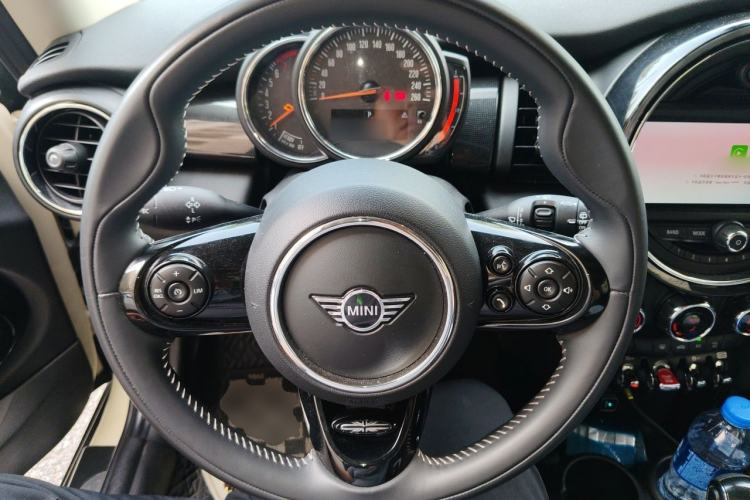 Used MINI 2019 1.5T COOPER Artist Center Console