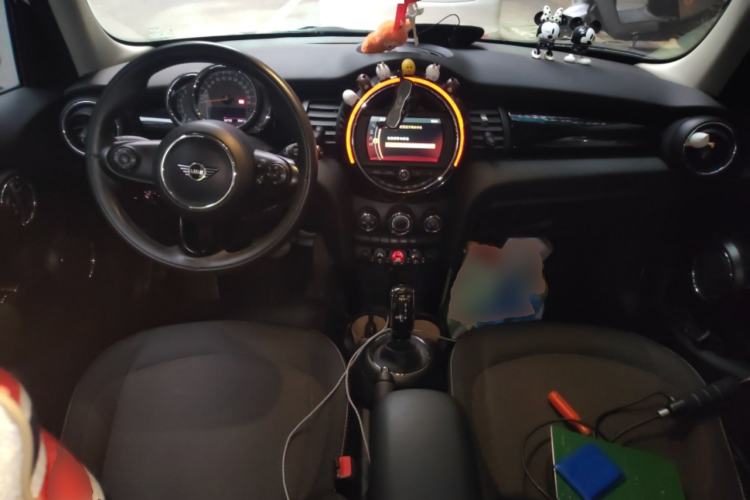 Used MINI 2019 1.5T ONE Five-Door Edition Center Console