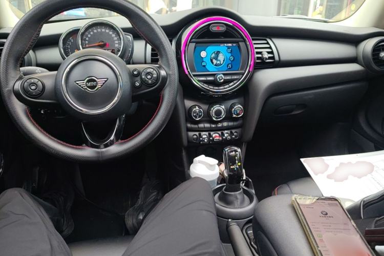 Used MINI 2019 1.5T ONE Center Console
