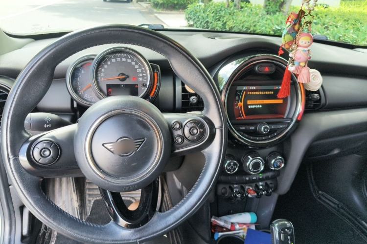 Used MINI 2019 1.5T ONE Center Console