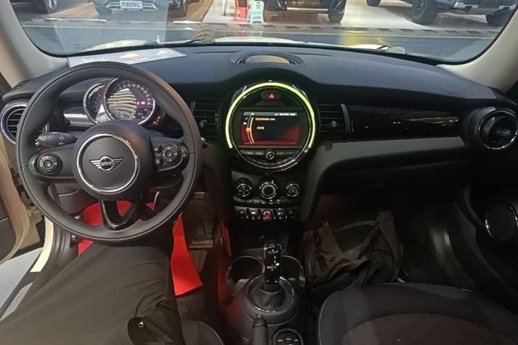 Used MINI 2019 1.5T ONE PLUS Center Console