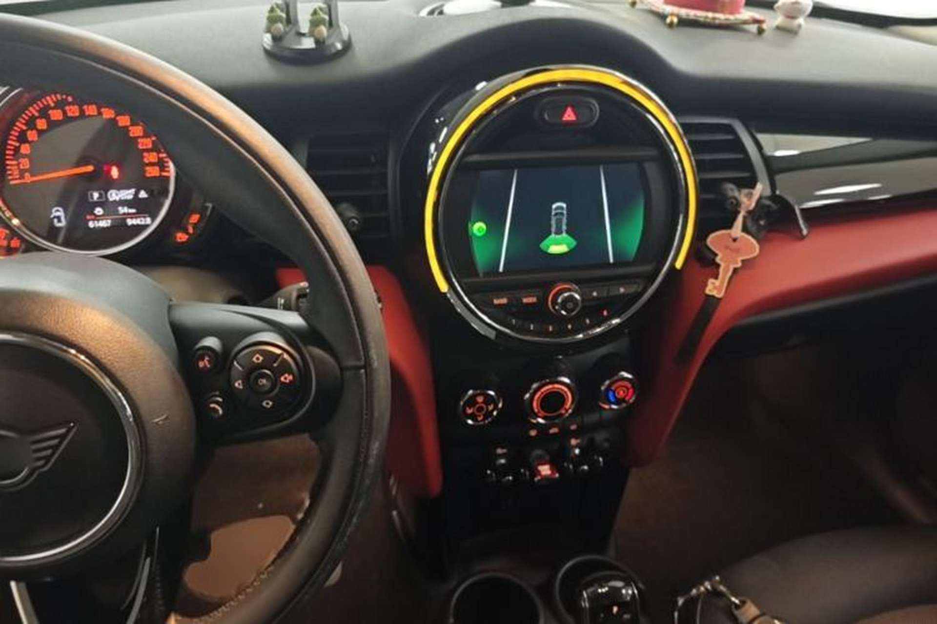 Used MINI 2019 1.5T ONE PLUS Five-Door Edition Center Console