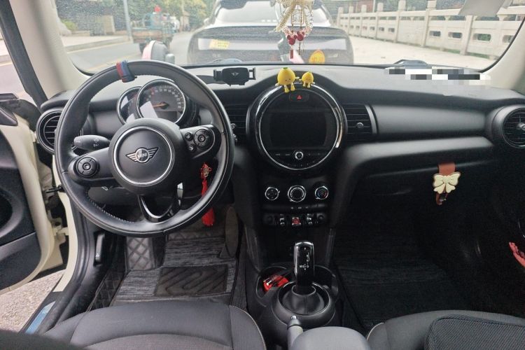 Used MINI 2019 1.5T ONE Center Console