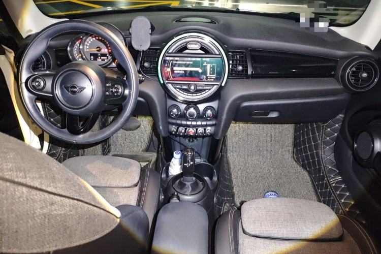 Used MINI 2019 1.5T COOPER Classic Edition Center Console