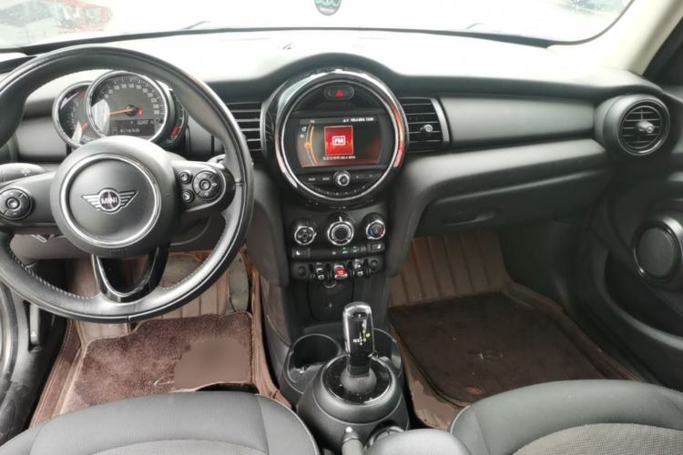 Used MINI 2019 1.5T ONE Five-Door Edition Center Console