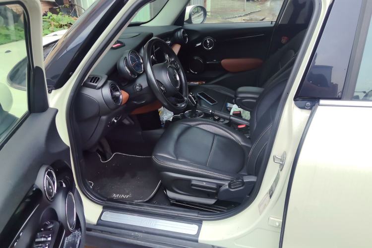 Used MINI 2019 1.5T ONE PLUS Five-Door Edition Driver Seat