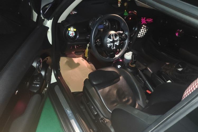 Used MINI 2019 1.5T COOPER Artist Driver Seat