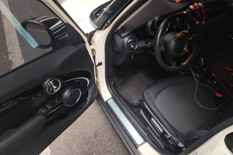 Used MINI 2019 1.5T ONE Five-Door Edition Driver Seat