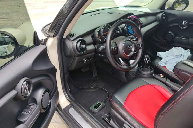 Used MINI 2019 1.5T ONE Driver Seat