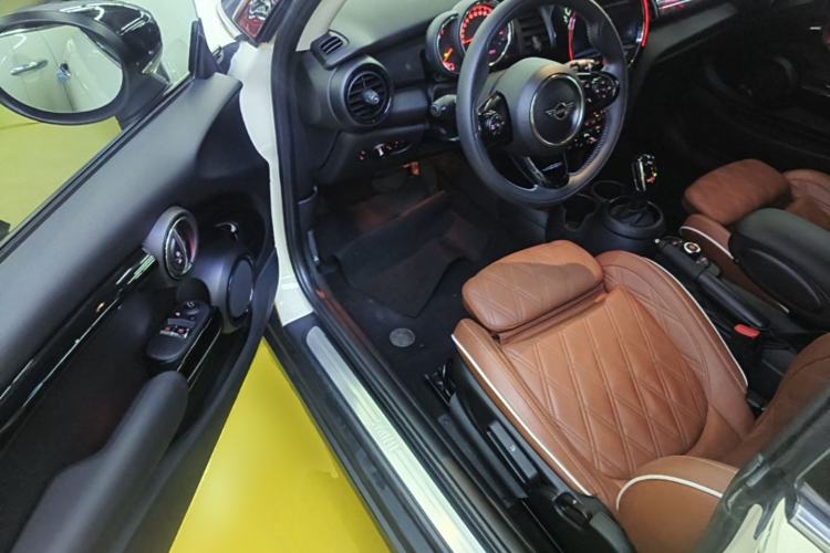 Used MINI 2019 1.5T COOPER Artist Driver Seat