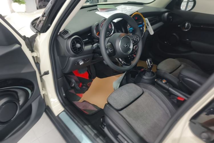 Used MINI 2019 1.5T COOPER Classic Edition Five-Door Version Driver Seat