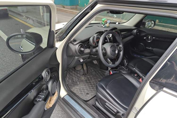 Used MINI 2019 1.5T ONE PLUS Five-Door Edition Driver Seat