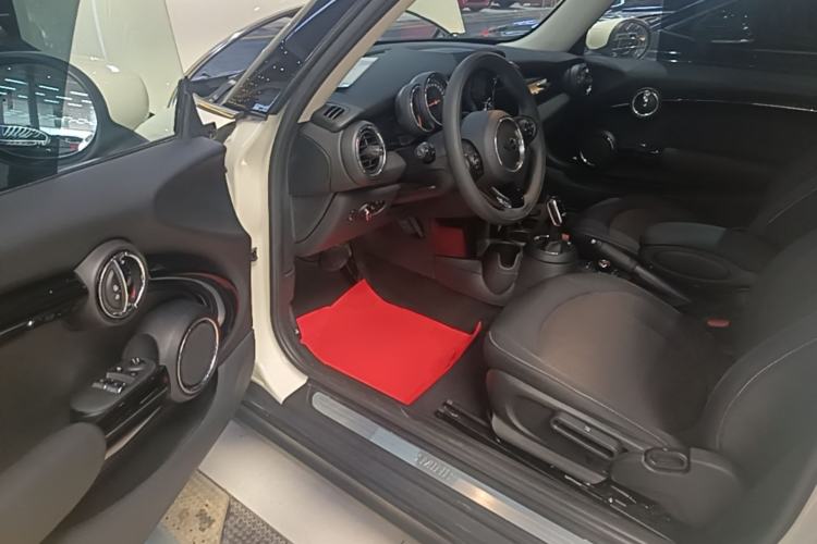 Used MINI 2019 1.5T ONE PLUS Driver Seat