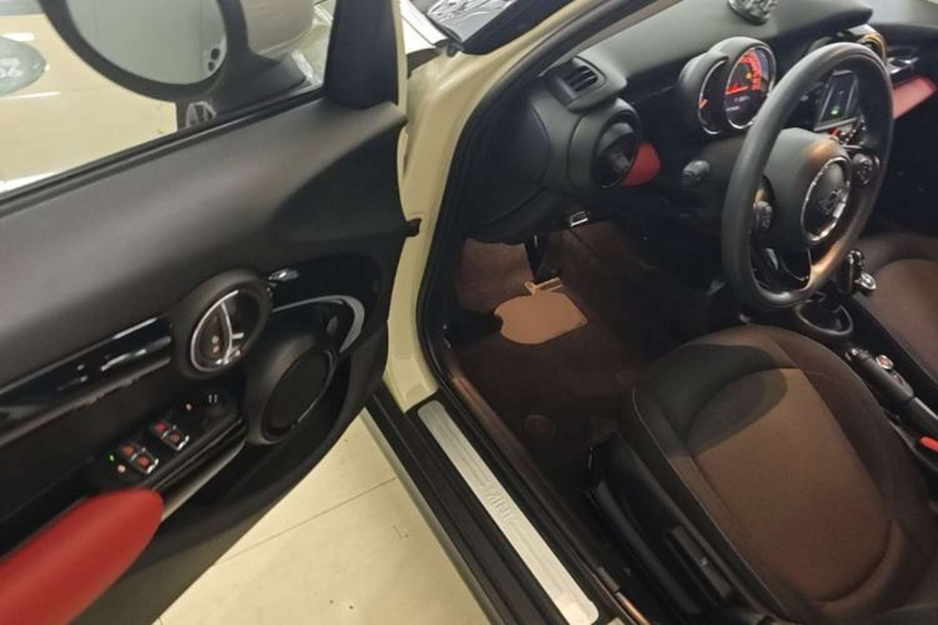 Used MINI 2019 1.5T ONE PLUS Five-Door Edition Driver Seat