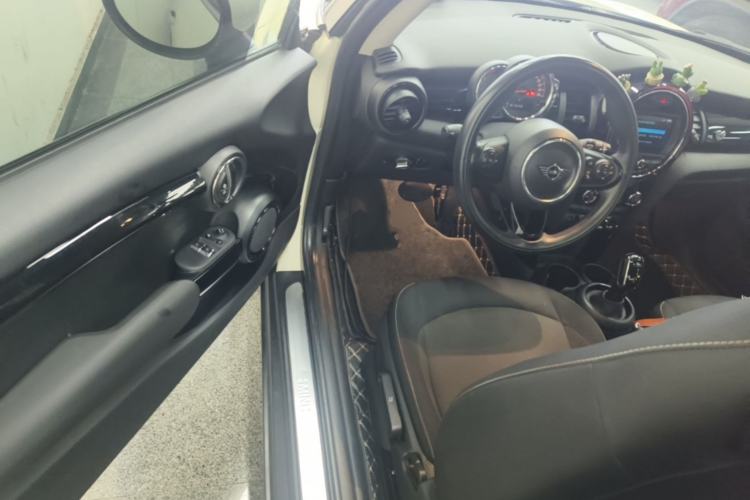Used MINI 2019 1.5T ONE PLUS Driver Seat