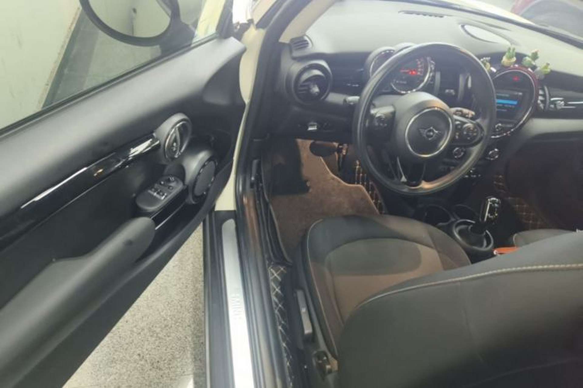 Used MINI 2019 1.5T ONE PLUS Driver Seat