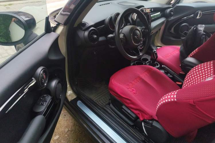 Used MINI 2019 1.5T COOPER Classic Edition Driver Seat