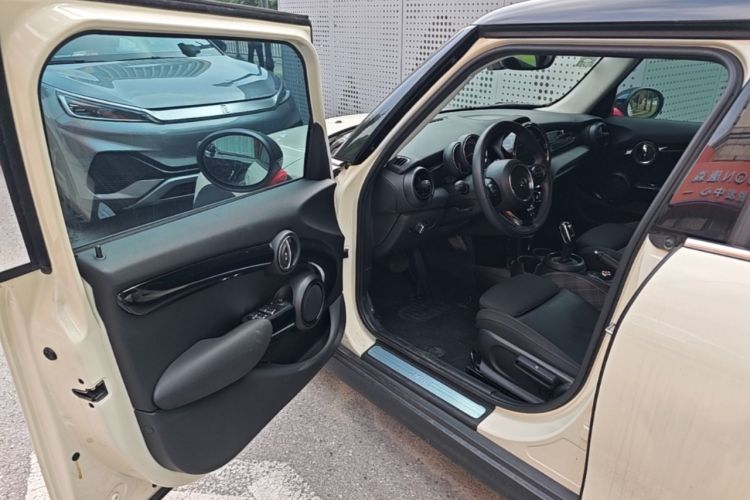 Used MINI 2019 1.5T COOPER Classic Edition Five-Door Version Driver Seat