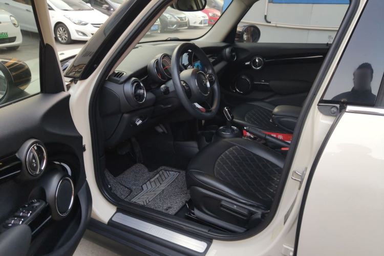 Used MINI 2019 1.5T ONE PLUS Five-Door Edition Driver Seat