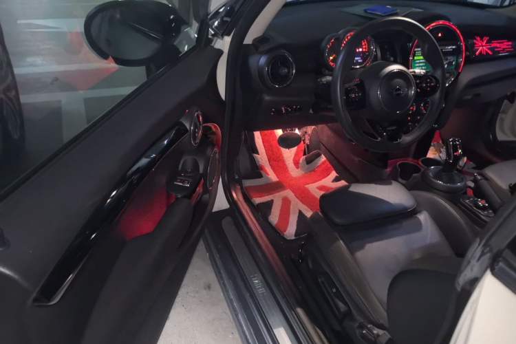 Used MINI 2019 1.5T COOPER Artist Driver Seat