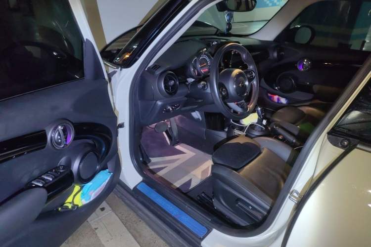 Used MINI 2019 2.0T COOPER S Classic Edition Five-Door Model Driver Seat