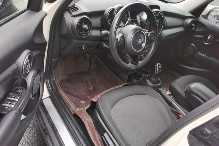 Used MINI 2019 1.5T ONE Five-Door Edition Driver Seat