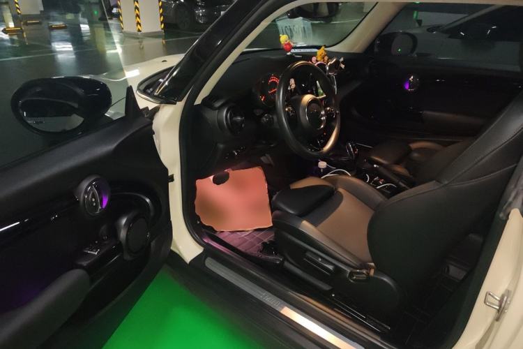 Used MINI 2019 1.5T COOPER Classic Edition Driver Seat