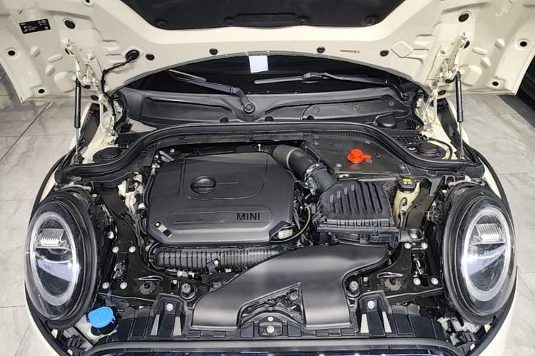 Used MINI 2019 2.0T COOPER S Classic Edition Engine Bay