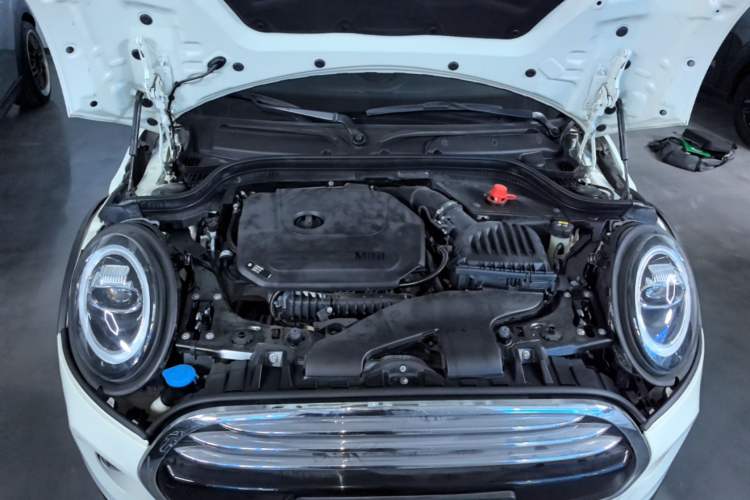 Used MINI 2019 1.5T COOPER Artist Engine Bay