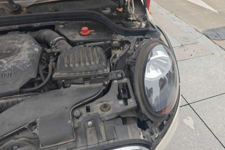 Used MINI 2019 1.5T ONE Five-Door Edition Engine Bay Left