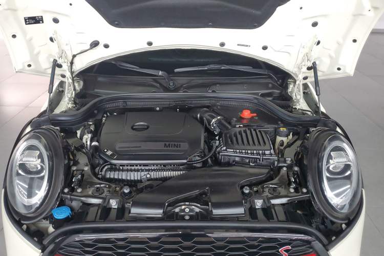 Used MINI 2019 2.0T COOPER S Artist Engine Bay