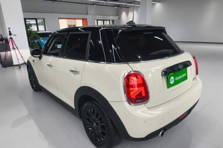 Used MINI 2019 1.5T COOPER Classic Edition Five-Door Version Exterior 2