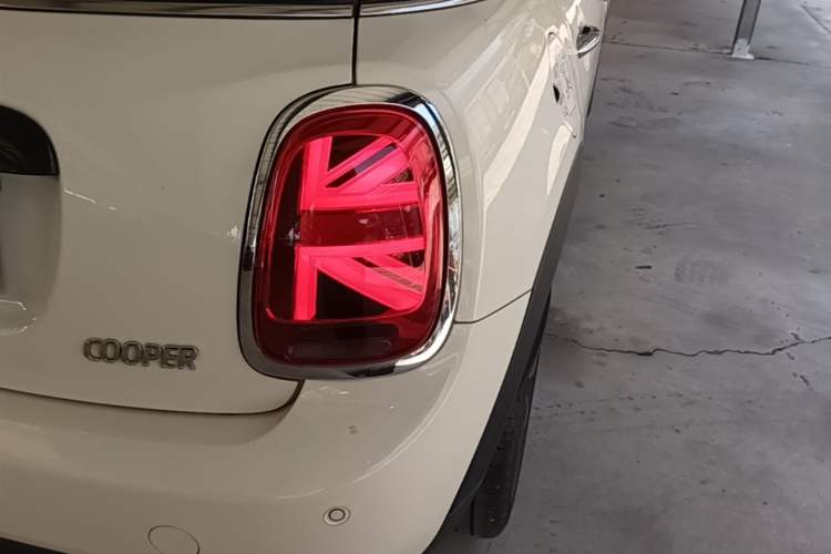 Used MINI 2019 1.5T COOPER Artist Five-Door Edition Exterior 3