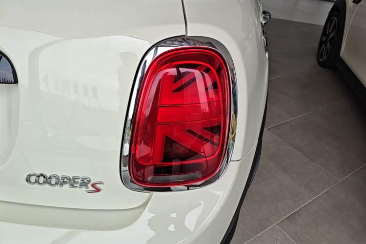 Used MINI 2019 2.0T COOPER S Artist Five-Door Edition Exterior 3