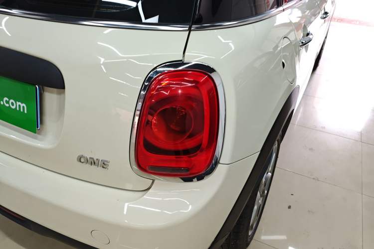 Used MINI 2019 1.5T ONE Five-Door Edition Exterior 3