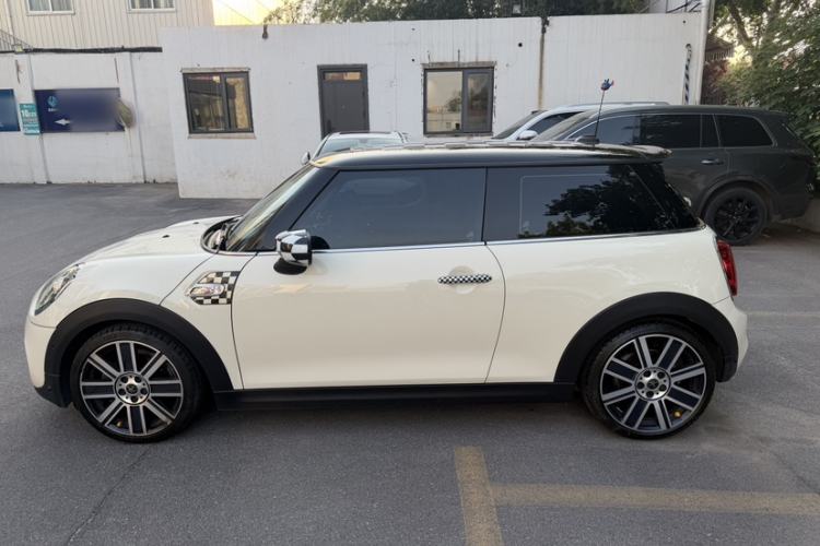 Used MINI 2019 2.0T COOPER S Artist Exterior 4