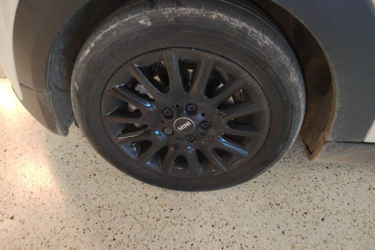 Used MINI 2019 1.5T COOPER Classic Edition Five-Door Version Exterior 4