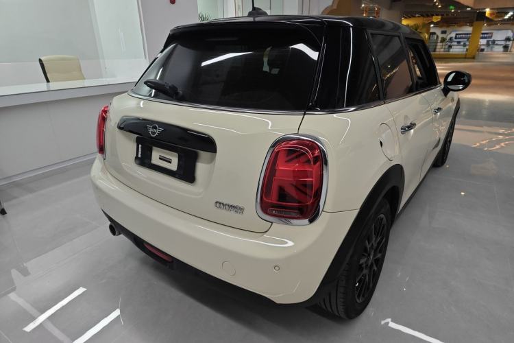 Used MINI 2019 1.5T COOPER Classic Edition Five-Door Version Exterior 5