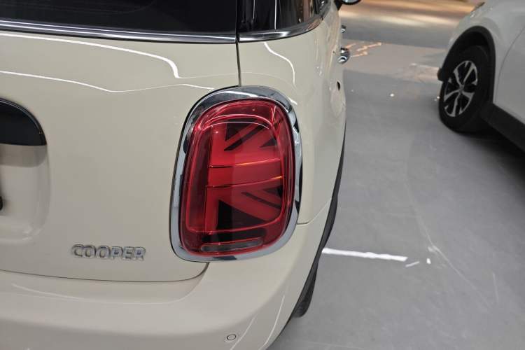 Used MINI 2019 1.5T COOPER Classic Edition Five-Door Version Exterior 6