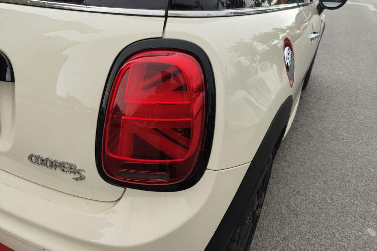 Used MINI 2019 1.5T COOPER Racing Driver Exterior 6