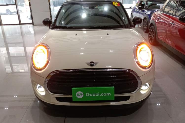 Used MINI 2019 1.5T COOPER Classic Edition Front