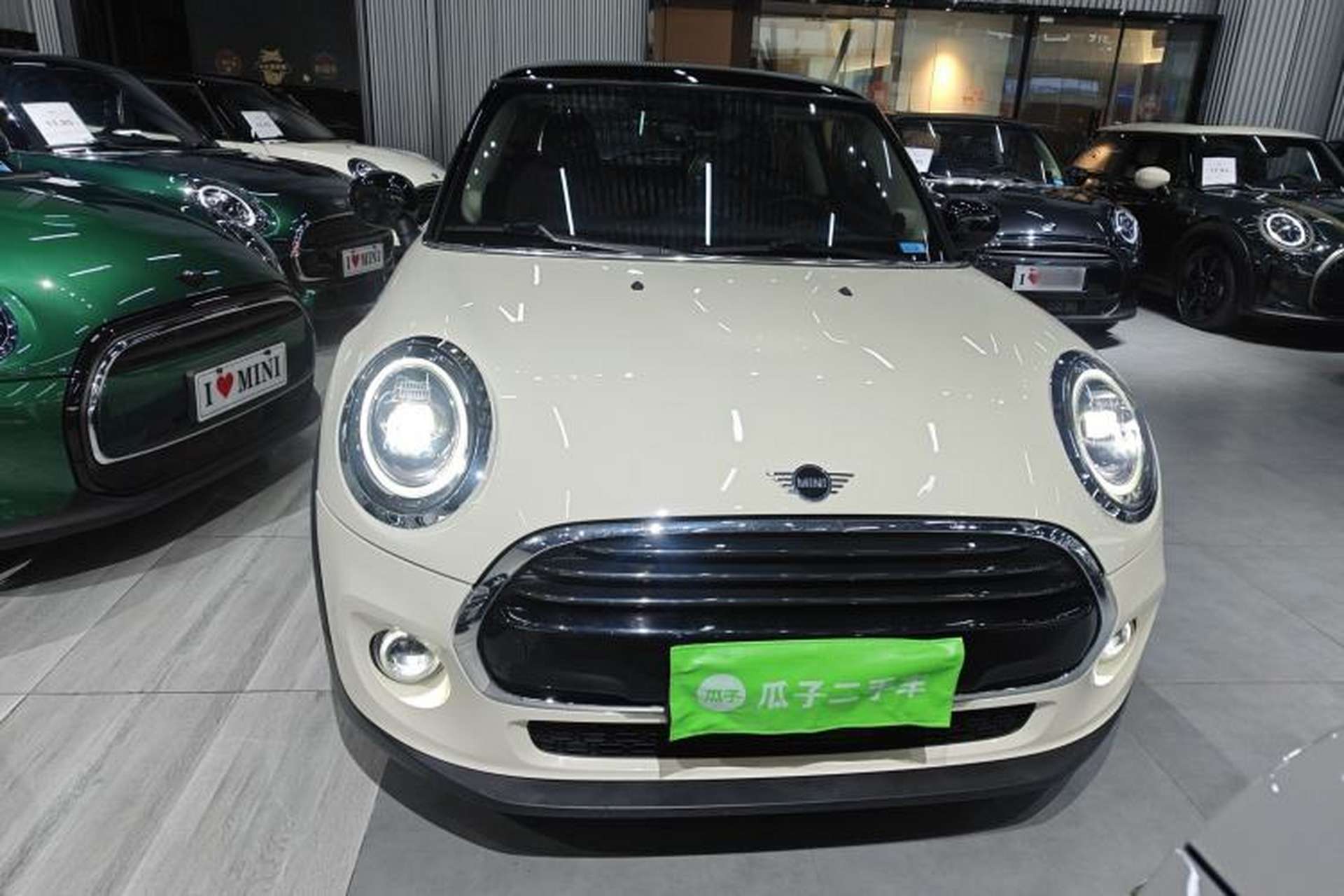Used MINI 2019 1.5T COOPER Classic Edition Front