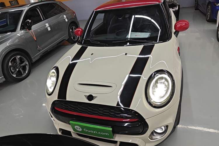 Used MINI 2019 2.0T COOPER S Racing Driver Front
