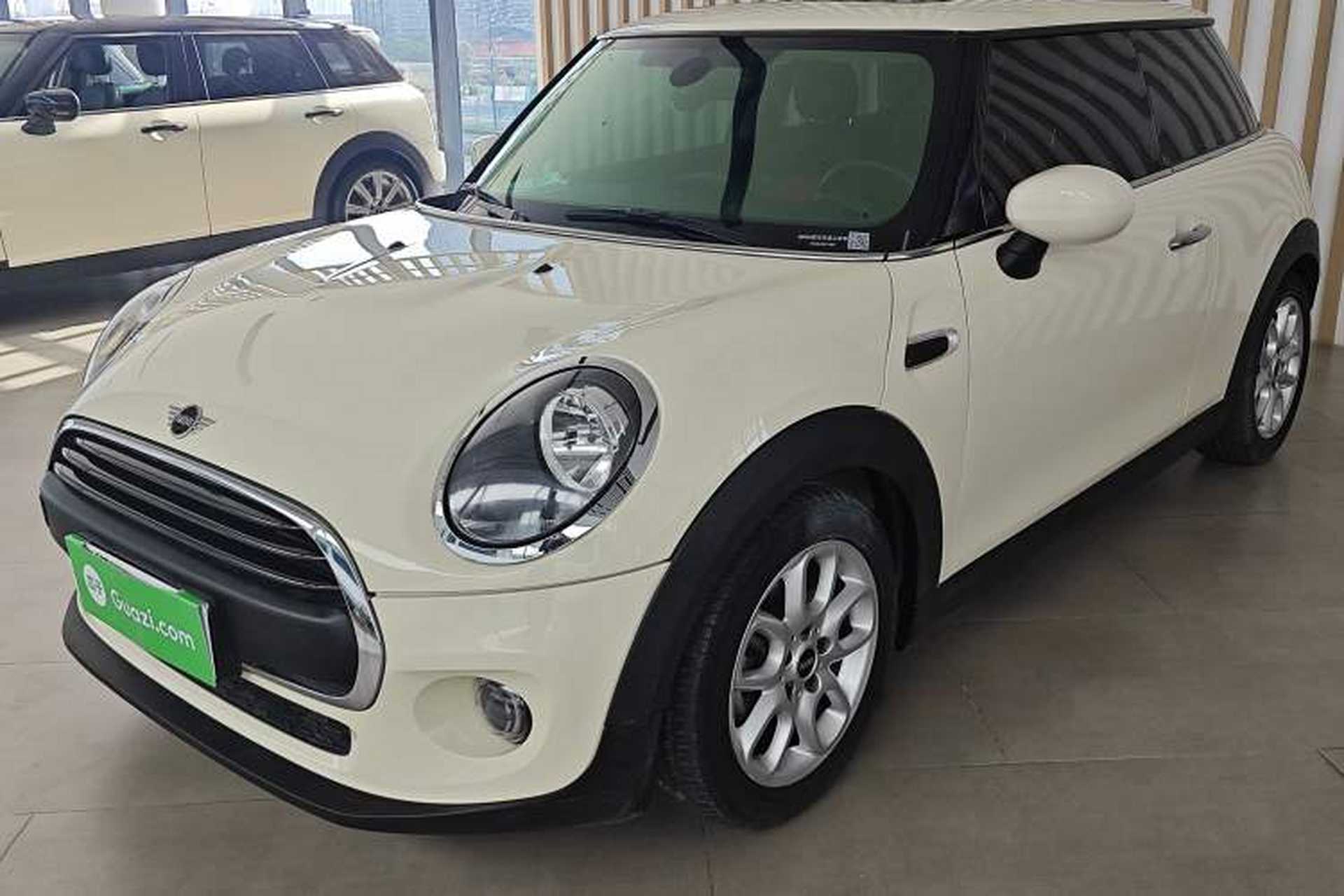 Used MINI 2019 1.5T ONE Front Left 45 Deg